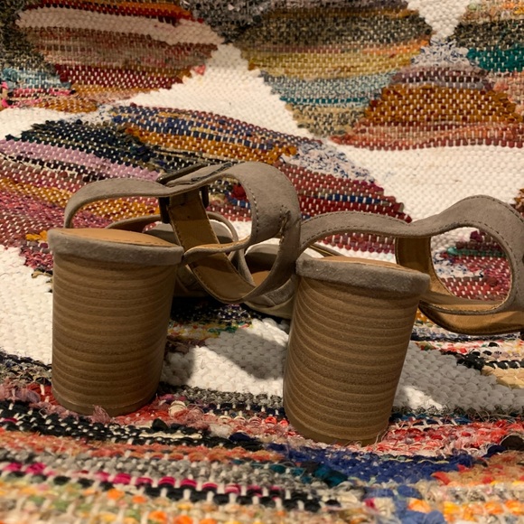 Block Heels - Picture 4 of 5